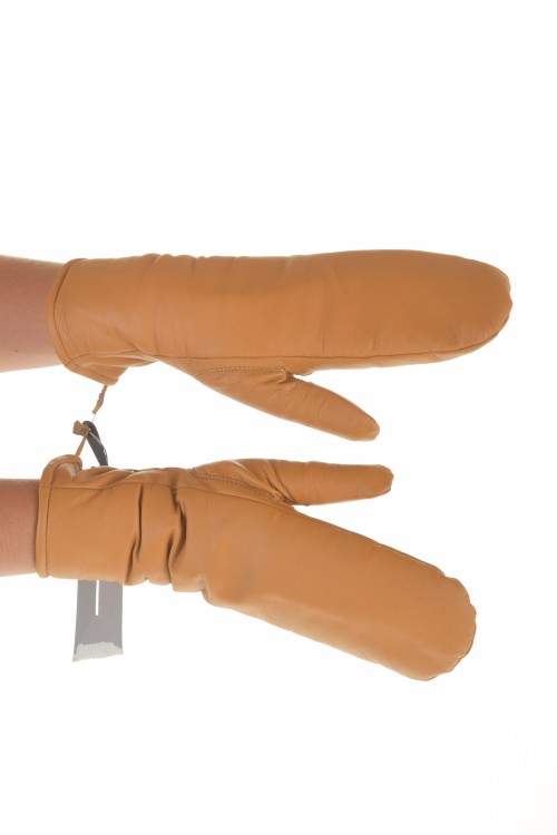 Първокласни бежови дамски ръкавици от естествена кожа в перфектно състояние 18.00