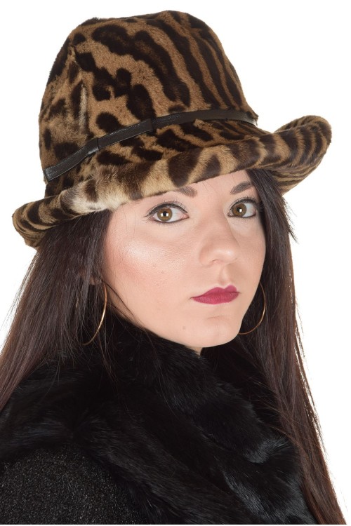 Класическа дамска шапка от естествен косъм 29.00