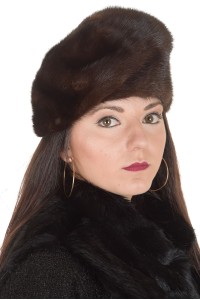 Тъмно кафява дамска шапка от естествен косъм