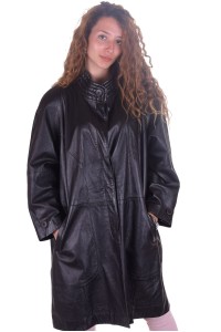 Стилно черно палто от естествена кожа