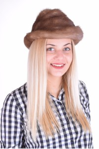 Дамска шапка от норка