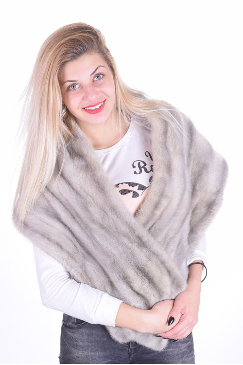 Кокетен дамски шал от естествен косъм 125.00