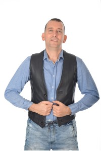 Стилен черен елек от естествена кожа