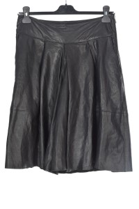 Грациозна пола от естествена кожа