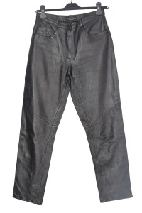 Хубав дамски панталон от естествена кожа