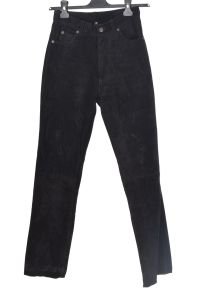 Грациозен дамски панталон от естествена кожа