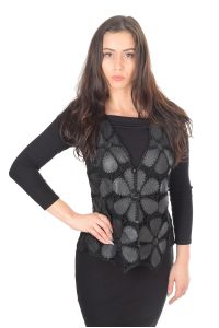 Екстравагантен дамски елек от естествена кожа