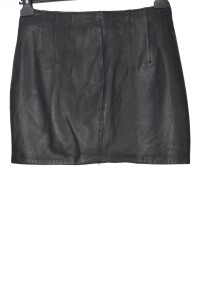 Кокетна черна дамски пола от естествена кожа
