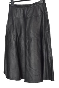 Великолепна черна дамски пола от естествена кожа