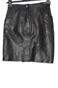 Модерна черна дамски пола от естествена кожа