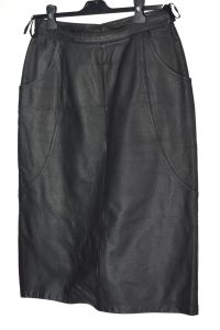 Класическа черна дамски пола от естествена кожа