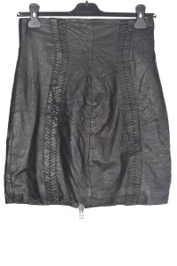 Кокетна пола от естествена кожа