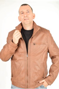 Класическо кафяво яке от естествена кожа