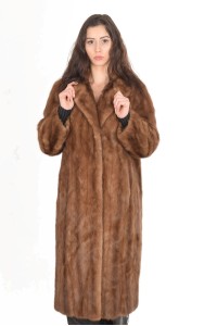 Брандово дамско палто от норка