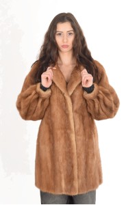 Отлично дамско палто от норка