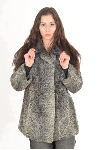 Луксозно сиво палто от астраган
