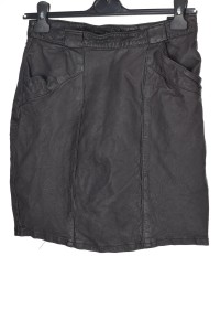 Кокетна пола от естествена кожа