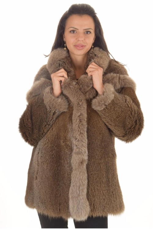 Дамско палто от миеща мечка. 239.00